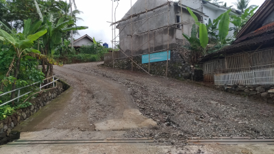 foto gerbang perumahan Puncak Medina