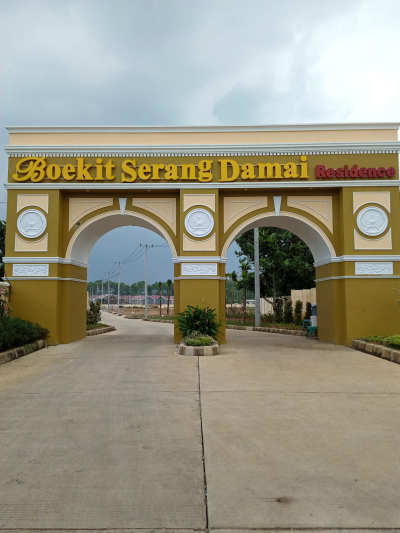 foto gerbang perumahan Boekit Serang Damai Residence