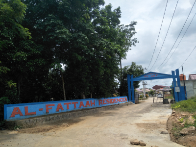 foto gerbang perumahan Al fattah residence
