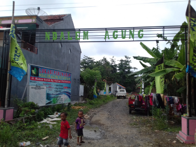 foto gerbang perumahan ndalem agung