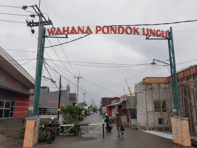 foto gerbang perumahan Wahana pondok ungu