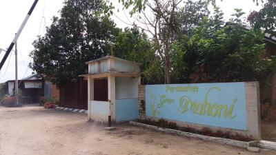 foto gerbang perumahan Green mahoni