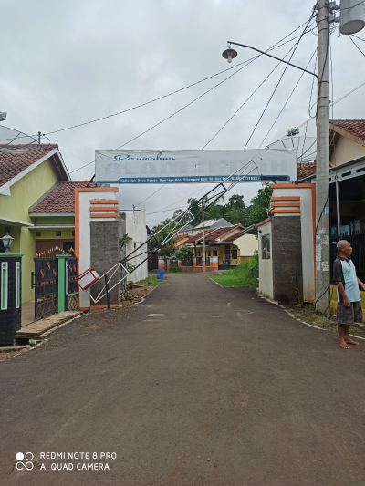 foto gerbang perumahan Perumahan Alam Indah Benda