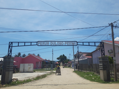 foto gerbang perumahan Dulumo Permai