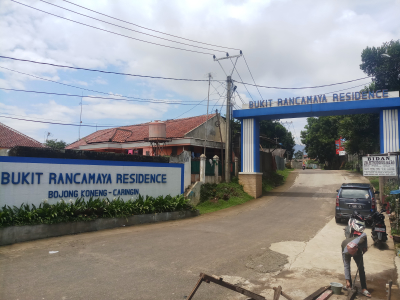 foto gerbang perumahan Bukit Rancamaya Residence
