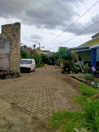 foto gerbang perumahan Perumahan Bumi Carlos