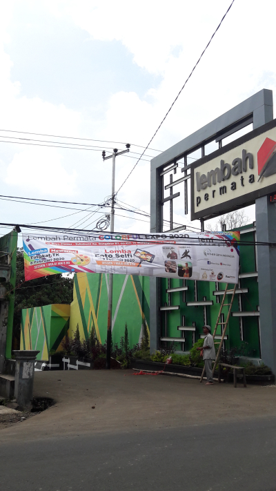 foto gerbang perumahan PERUMAHAN LEMBAH PERMATA