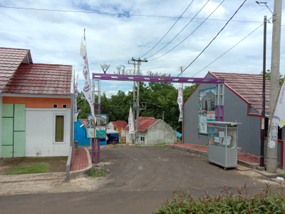 foto gerbang perumahan RATU RESIDENCE