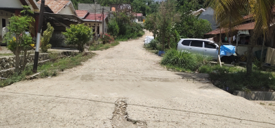 foto gerbang perumahan bukit balandete permai