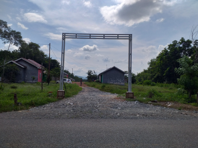 foto gerbang perumahan ARA. VILLAGE