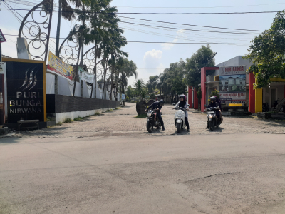 foto gerbang perumahan Puri Bunga Nirwana II