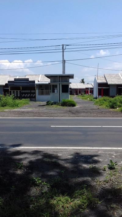 foto gerbang perumahan GRIYA MANDIRI TEKUNG