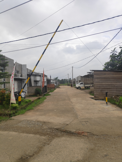 foto gerbang perumahan Komplek Royal Park