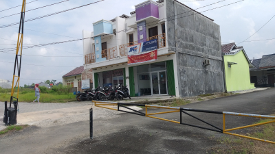 foto gerbang perumahan GRAND MAHKOTA PERMAI