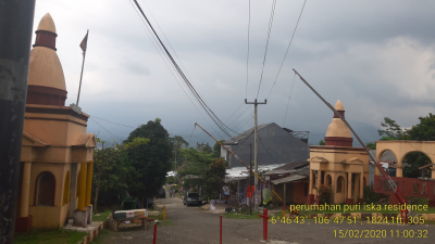foto gerbang perumahan Puri iska residence