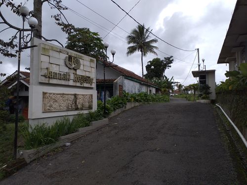 foto gerbang perumahan Jannati Regency
