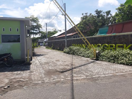 foto gerbang perumahan TAMAN ANGGREK
