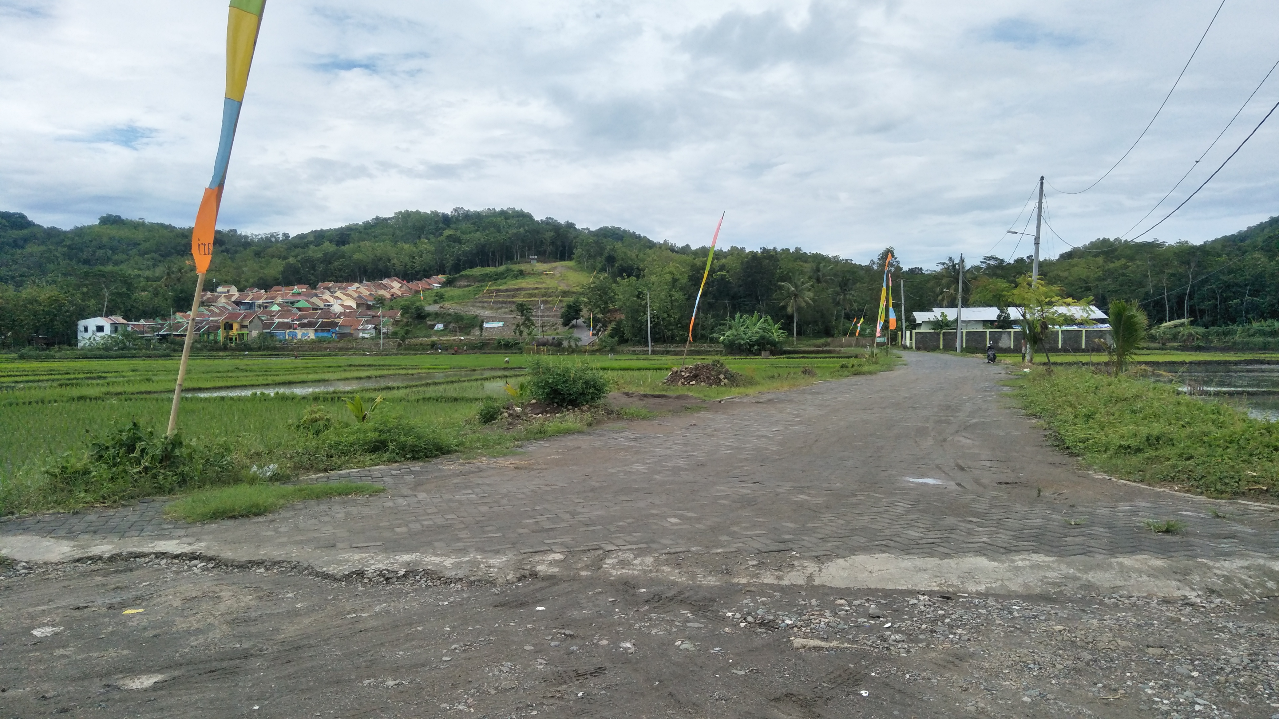 foto gerbang perumahan Villa Karangsari
