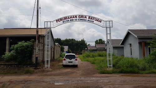 foto gerbang perumahan Griya Batuah