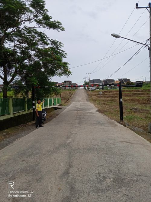 foto gerbang perumahan GRIYA REVARI INDAH LAHAT