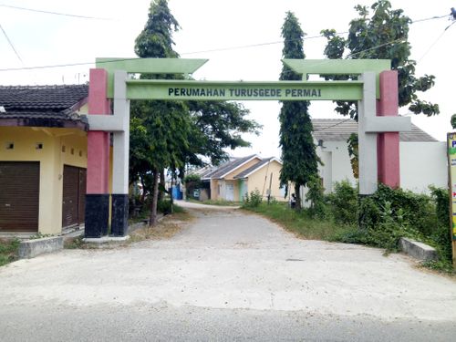 foto gerbang perumahan TURUSGEDE PERMAI
