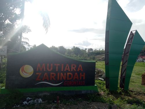 foto gerbang perumahan MUTIARA ZARINDAH GORONTALO
