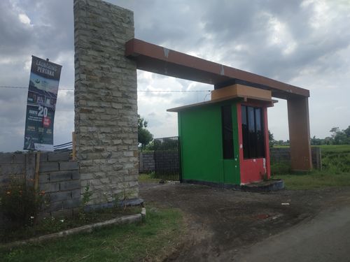 foto gerbang perumahan Griya Pajarakan