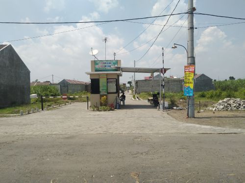 foto gerbang perumahan GRAND EMERALD PANDANWANGI 1