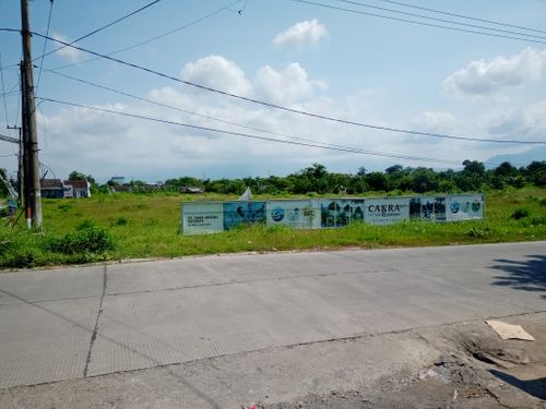 foto gerbang perumahan cakra residence