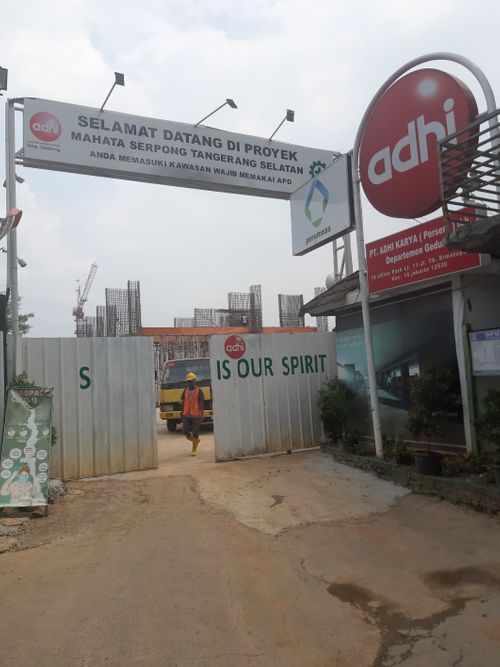 foto gerbang perumahan Perumnas Mahata Serpong 