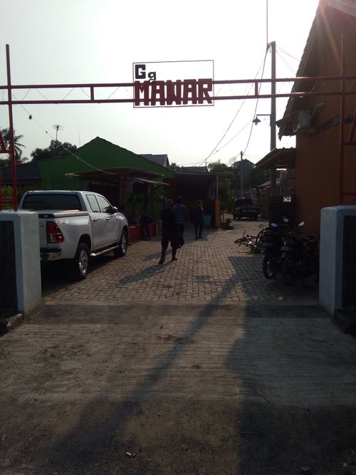 foto gerbang perumahan Taman Warnasari Indah II