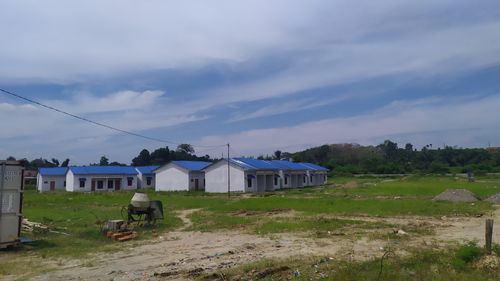foto gerbang perumahan PURI INDAH MARENDAL