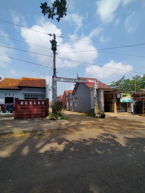 foto gerbang perumahan SAPUTRA RAYA 4