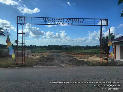 foto gerbang perumahan PESONA BORNEO 5
