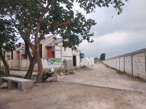 foto gerbang perumahan GRIYA NGLAWAK ASRI