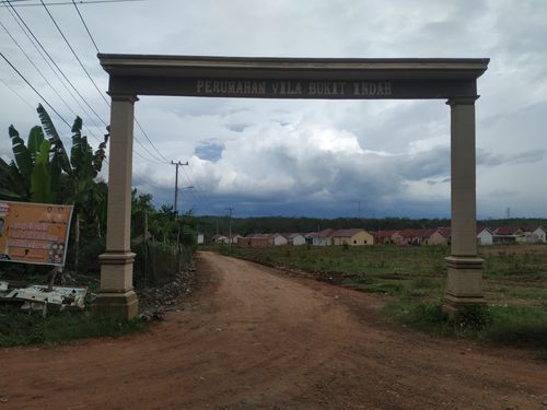 foto gerbang perumahan VILLA BUKIT INDAH TAHAP 3