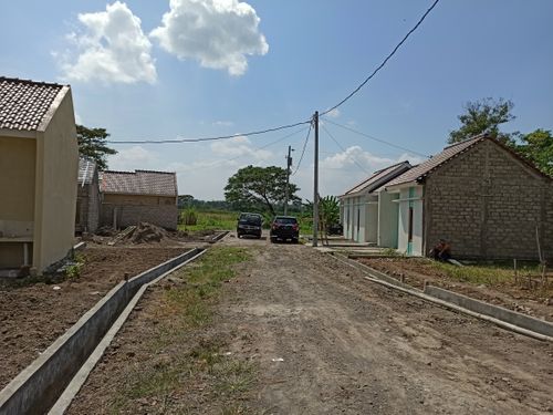 foto gerbang perumahan Griya Amanah Kwarasan 1