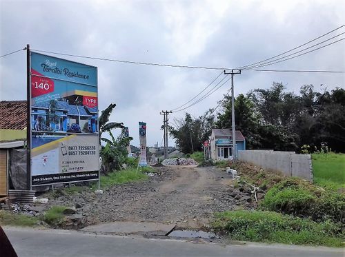 foto gerbang perumahan ROYAL TERATE