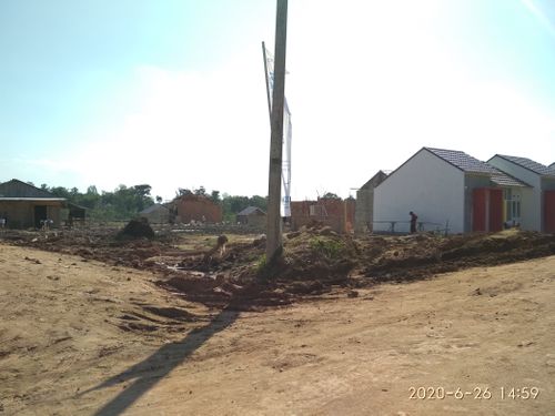 foto gerbang perumahan Barangaroo Kirana Home's 2