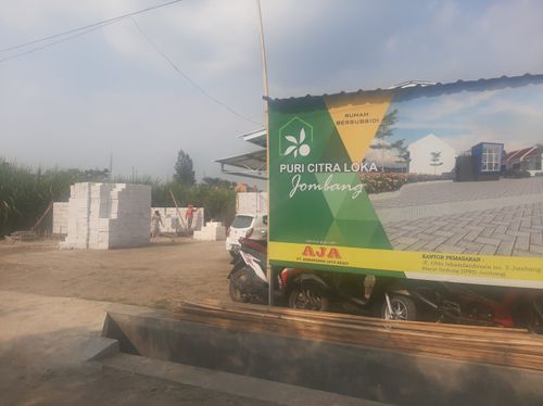 foto gerbang perumahan PURI CITRALOKA