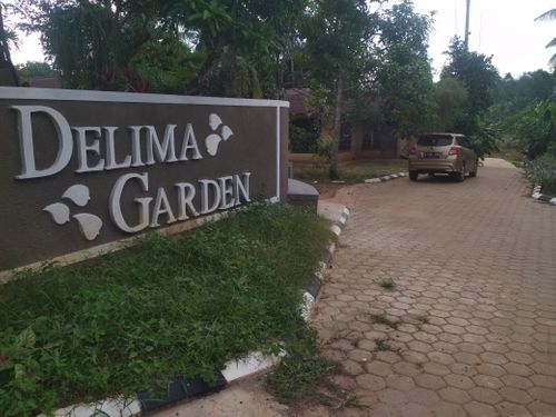 foto gerbang perumahan Delima Garden Blok C