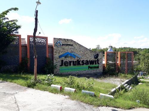foto gerbang perumahan Jeruksawit Permai 157 unit 