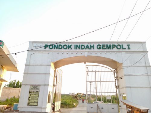 foto gerbang perumahan Pondok Indah Gempol 1