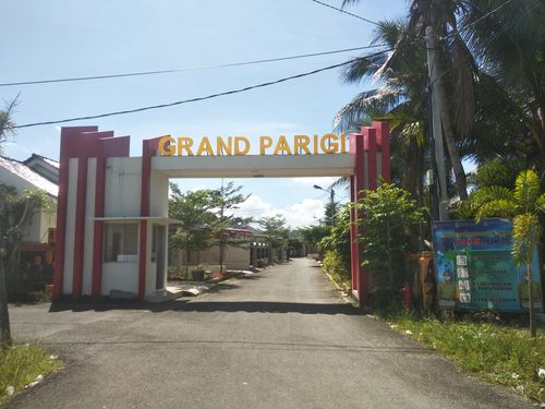 foto gerbang perumahan GRAND PARIGI