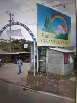 foto gerbang perumahan bumi cikampek baru