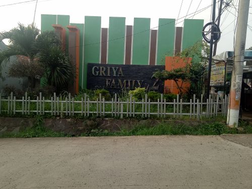 foto gerbang perumahan Griya Family 2 Cileungsi 