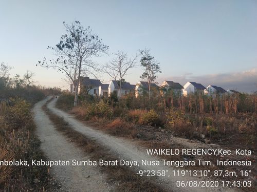 foto gerbang perumahan WAIKELO REGENCY