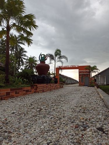 foto gerbang perumahan Bumi wahyu utama 14
