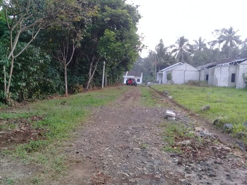 foto gerbang perumahan INTILAND VILLAGE CIEKEK