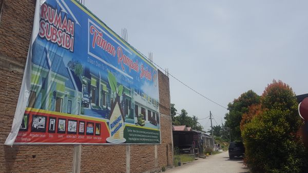 foto gerbang perumahan Taman rampah indah